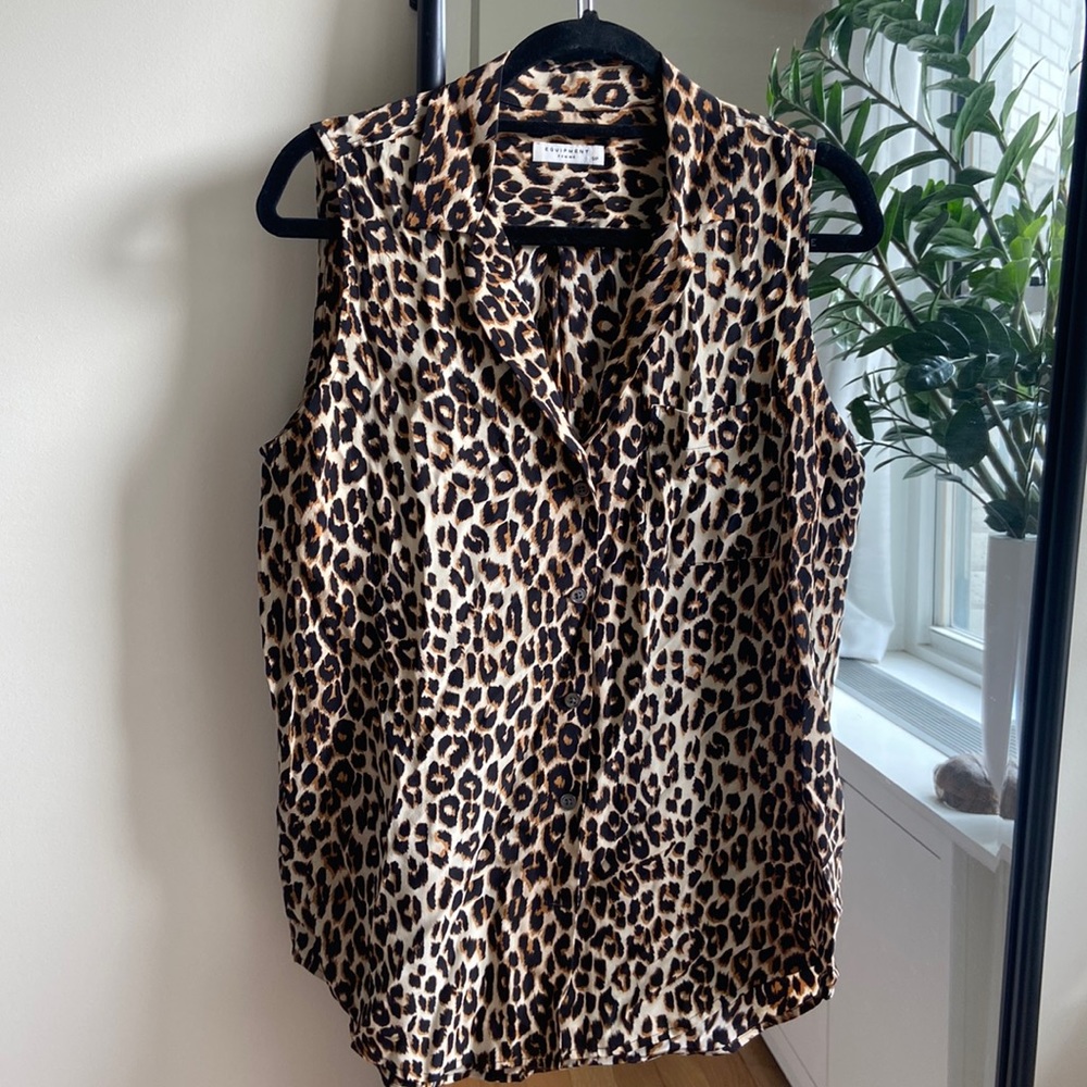 Equipment silk sleeveless top